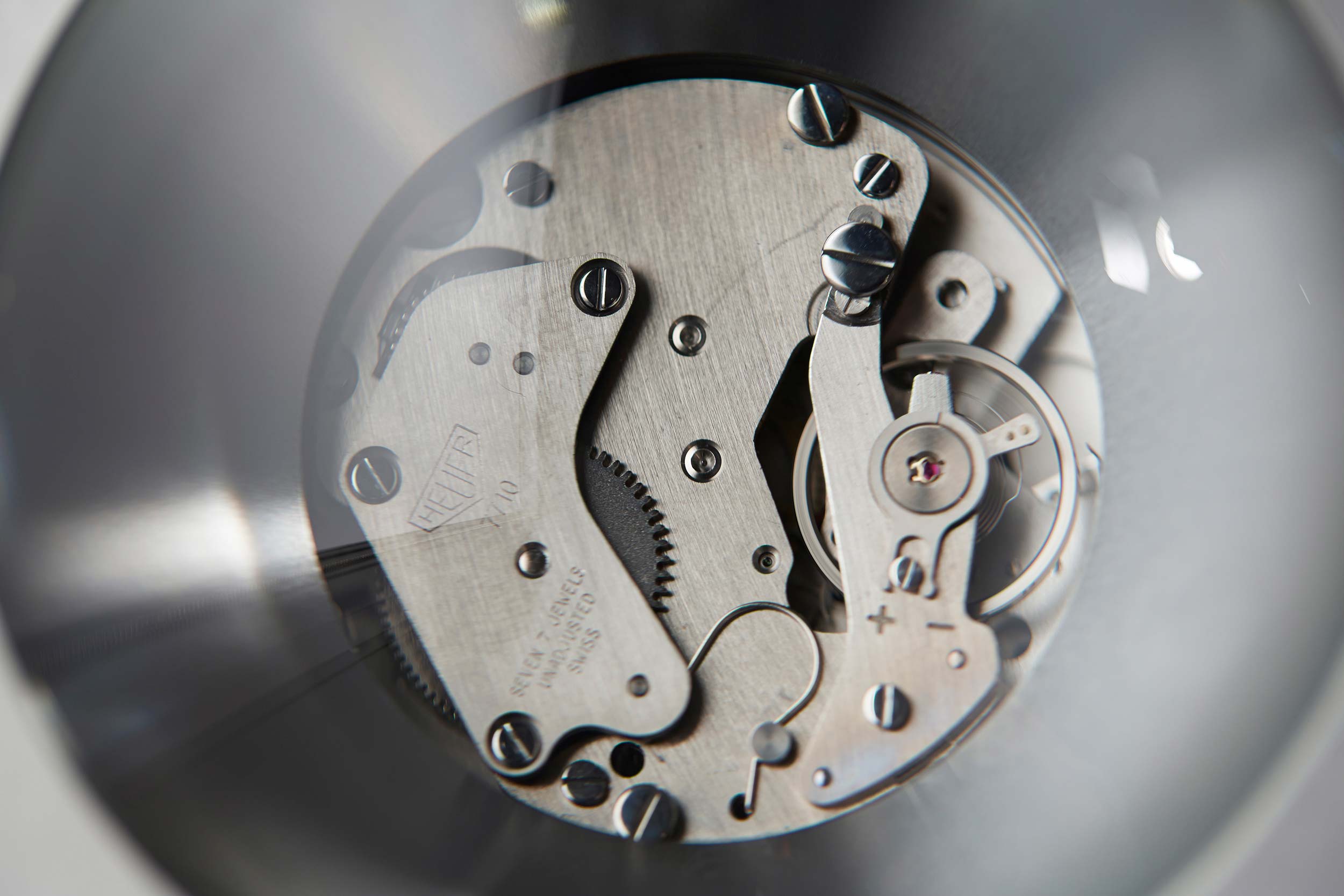 Movement: close-up on watch gear